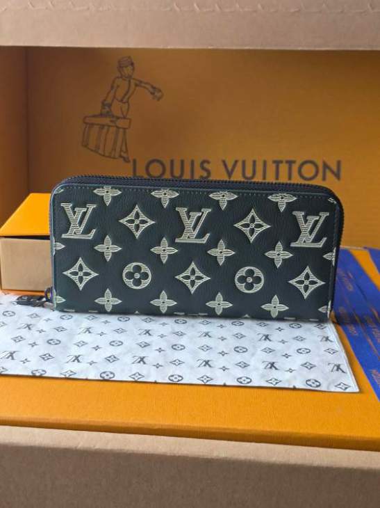 Picture of Louis Vuitton Wallets _SKUfw218530215fw